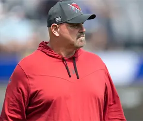 Despiden a entrenador de los Cardinals por agredir a mujer mexicana