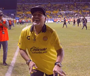 El &acute;Komander&acute; cuenta c&oacute;mo Diego Armando Maradona lleg&oacute; a vivir en una de sus casas