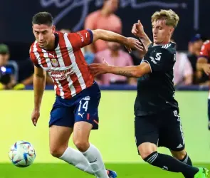 Chivas cae ante Juventus y afici&oacute;n se va contra Santiago Orme&ntilde;o