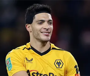 Wolves vender&iacute;a a Ra&uacute;l Jim&eacute;nez en una &acute;ganga&acute; a club de Premier League gracias... &iquest;a liga de Arabia?