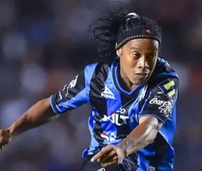 Ronaldinho: Beltr&aacute;n cuenta c&oacute;mo convenci&oacute; a la leyenda para que no abandonara a Quer&eacute;taro