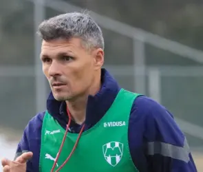 Tano Ortiz &iquest;explota? vs Santander por inpenal y goles anulados en Rayados vs Toluca