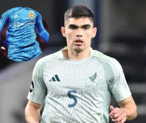 Johan V&aacute;squez: Exfigura mundial ser&iacute;a compa&ntilde;ero del mexicano en Genoa