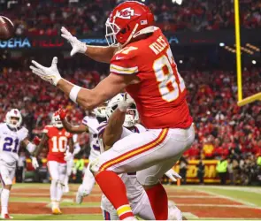 Travis Kelce rompe enorme r&eacute;cord en playoffs de la NFL