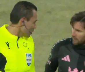 Concacaf castiga al Gato Ortiz por pedir aut&oacute;grafo a Lionel Messi