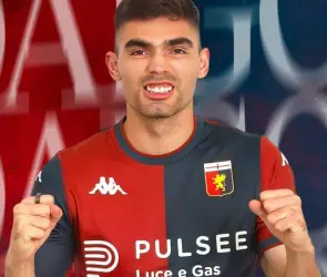 Los equipos que buscar&iacute;an a Johan V&aacute;squez para sacarlo del Genoa
