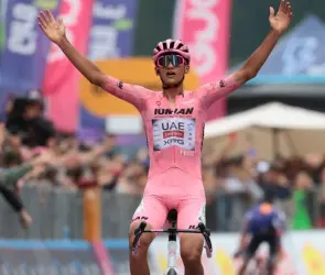 Las palabras de Isaac del Toro tras mantener la Maglia Rosa en Italia