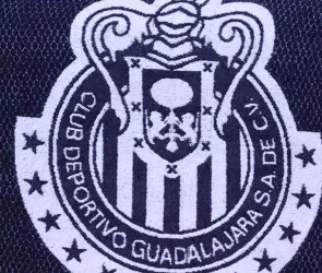 Filtran pol&eacute;mico jersey de Chivas para festejar el Mundial 2026