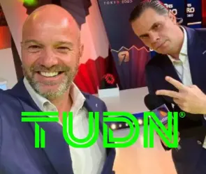 Integrante de TUDN competir&aacute; con Martinoli en redes sociales