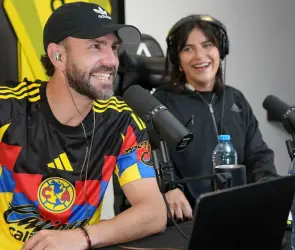 Acusan a Miguel Lay&uacute;n de chapul&iacute;n con Crosas por Lola del Carril
