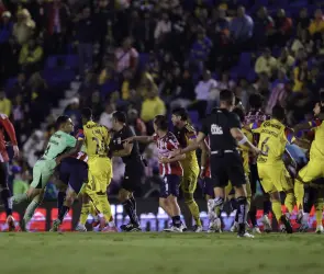 Am&eacute;rica apenas suma un triunfo ante Chivas en sus &uacute;ltimos cuatro partidos