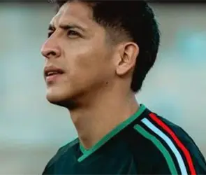 Todav&iacute;a lo recompensan, el premio para Edson &Aacute;lvarez pese a su error