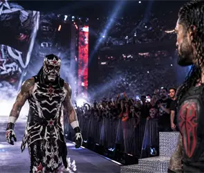 &iquest;Aura? La impresionante entrada de Penta Zero Miedo a su pelea vs Rom&aacute;n Reigns