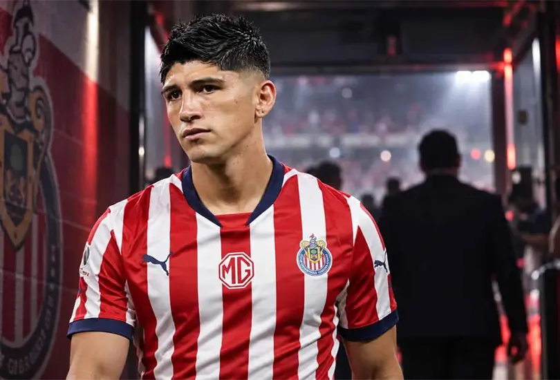 Alan Pulido revela hacia quien eran las indirectas