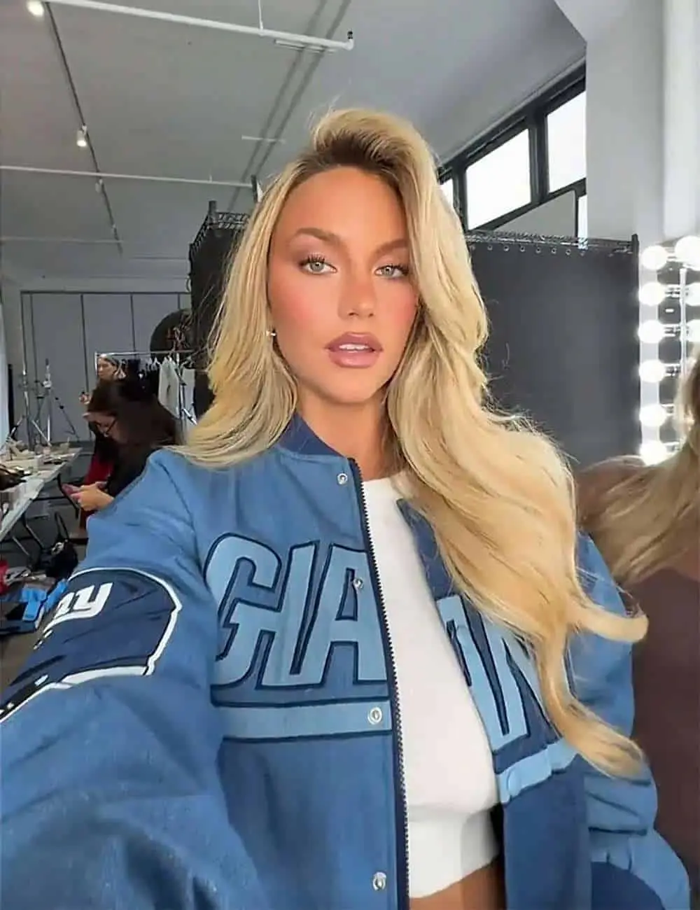 Marissa Ayers modeló una colección femenina inspirada en los New York Giants. Marissa Ayers modeló una colección femenina inspirada en los New York Giants.