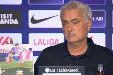 Tremenda pedrada, Atlético de Madrid se burla de las quejas de Mourinho Tremenda pedrada, Atlético de Madrid se burla de las quejas de Mourinho