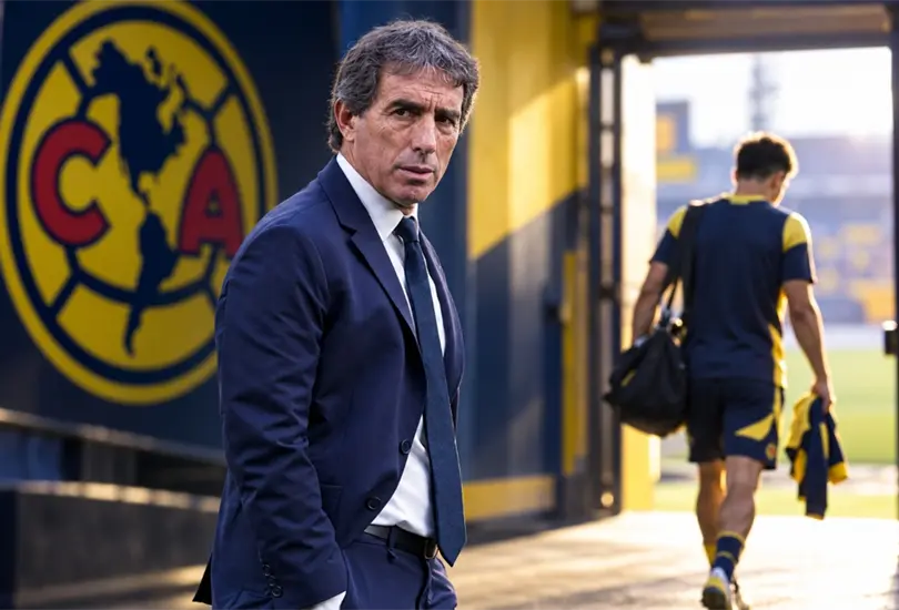 Guillermo Almada tiene en sus manos el futuro de uno de sus futbolistas Guillermo Almada tiene en sus manos el futuro de uno de sus futbolistas