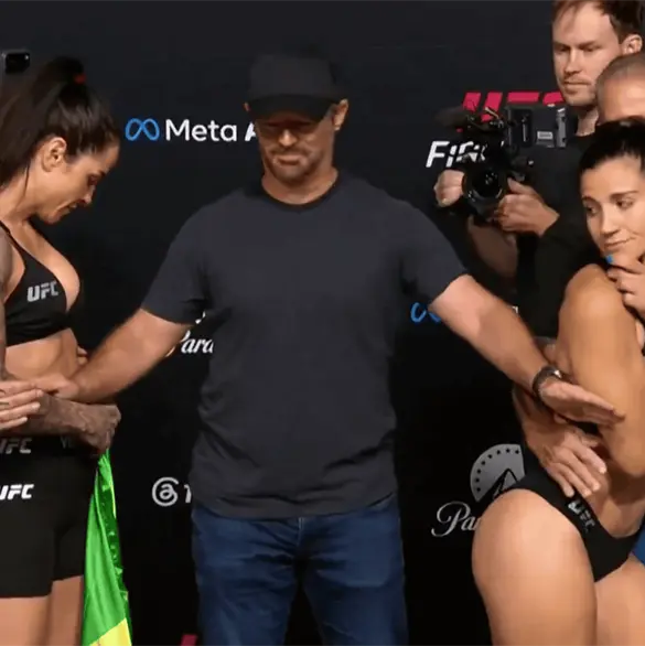 &iexcl;Esc&aacute;ndalo! Pelea de mujeres termina con una pol&eacute;mica escena en la UFC