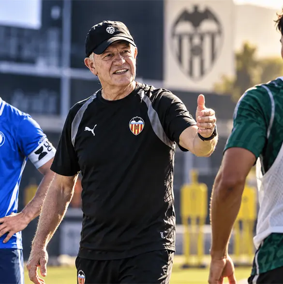 No ser&aacute; Lira, el mexicano que s&iacute; podr&iacute;a ir al Valencia de Aguirre