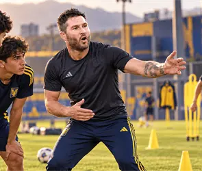 Ya hizo m&aacute;s que muchos, la nueva faceta de Gignac lejos de Tigres