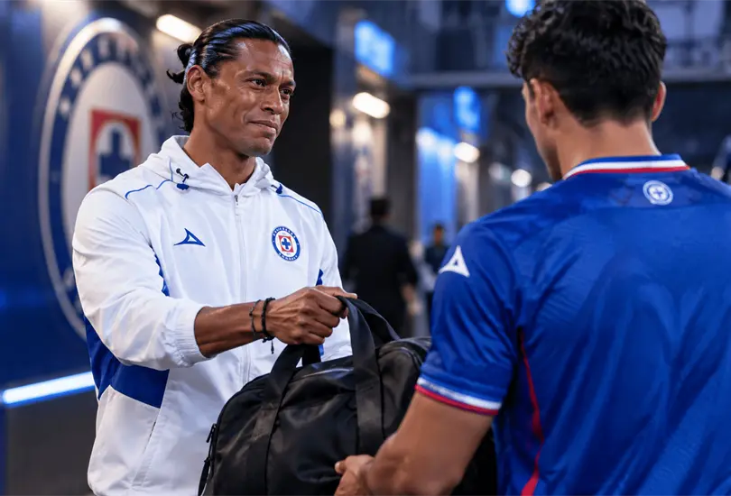 Posible primer baja de Cruz Azul Posible primer baja de Cruz Azul