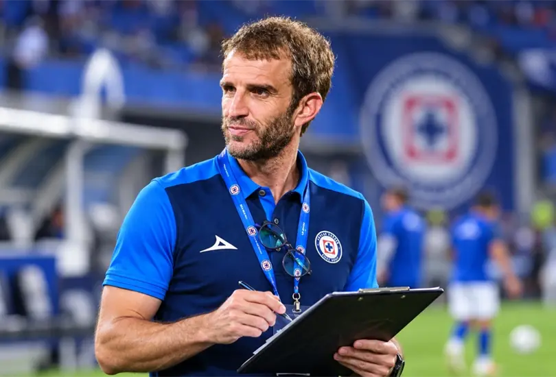 Ivan Alonso ya trabaja en los próximos refuerzos para Cruz Azul Ivan Alonso ya trabaja en los próximos refuerzos para Cruz Azul