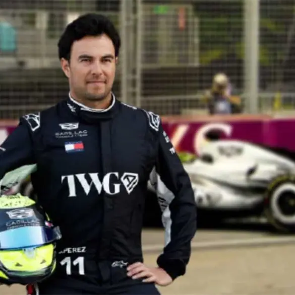 Checo P&eacute;rez choca en Singapur y explica qu&eacute; pas&oacute; con su Cadillac