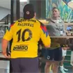 ¡Escándalo! Aficionado del América protagoniza bochornoso episodio contra integrante de Rayados ¡Escándalo! Aficionado del América protagoniza bochornoso episodio contra integrante de Rayados