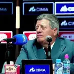 &iexcl;Explota! Herrera encara a periodista y lo cuestiona: "&iquest;Eres entrenador?"
