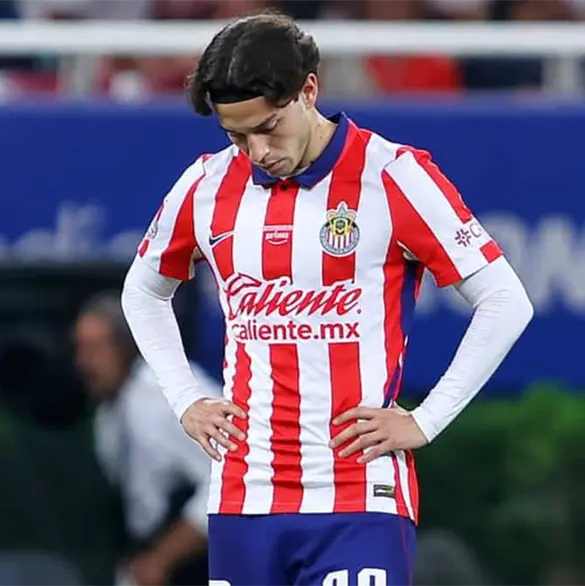 ¿Ya se quiere ir? La imagen de Jordan Carrillo que preocupa en Chivas ¿Ya se quiere ir? La imagen de Jordan Carrillo que preocupa en Chivas