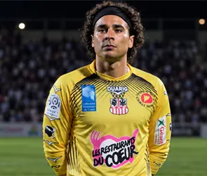 ¡Ni el América! El inesperado homenaje de Ajaccio a Guillermo Ochoa ¡Ni el América! El inesperado homenaje de Ajaccio a Guillermo Ochoa