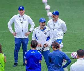 Potro Guti&eacute;rrez y la pol&eacute;mica que lo tiene con un pie fuera de Cruz Azul Femenil