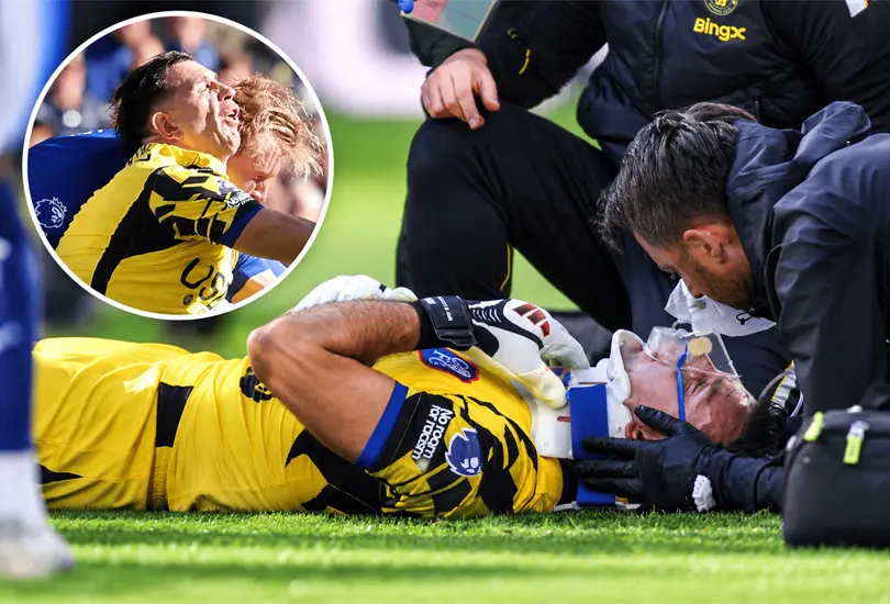 El Dibu Martínez salió inmovilizado y en camilla tras un fuerte choque ante Everton, en una escena que recordó a Raúl Jiménez. El Dibu Martínez salió inmovilizado y en camilla tras un fuerte choque ante Everton, en una escena que recordó a Raúl Jiménez.