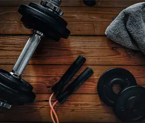 Qu&eacute; necesitas para empezar a entrenar en casa o gimnasio