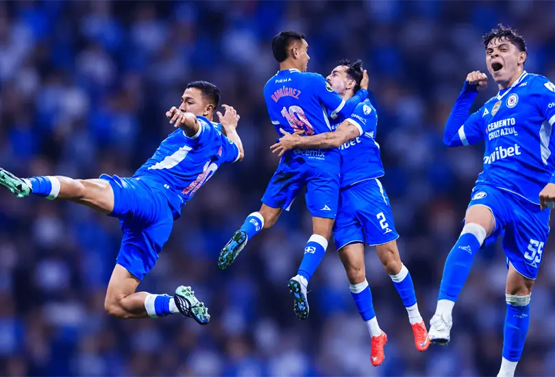 Rogelio Gonz&aacute;lez marc&oacute; su primer gol en Liga MX durante el 5-0 de Cruz Azul ante Ju&aacute;rez, pero su festejo termin&oacute; con un inesperado problema en el hombro.