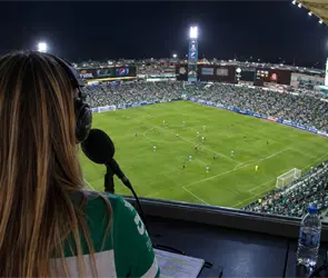 Daniela Ramos: la voz del Estadio Corona que causa furor en redes