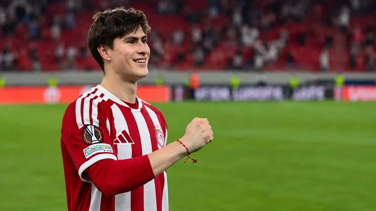  Hormiga González fue clave en la victoria del Olympiacos en Europa League 