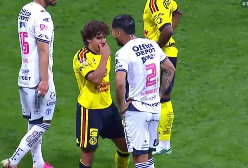 Polémica de Carlos Alvarez vs Pachuca Polémica de Carlos Alvarez vs Pachuca